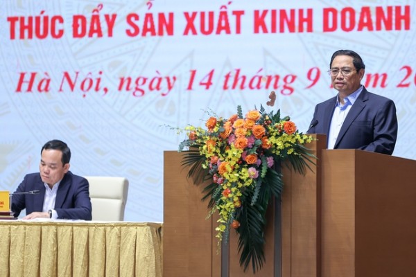 Thủ tướng Phạm Minh Chính chủ trì Hội nghị của Thường trực Chính phủ làm việc với DNNN trên phạm vi toàn quốc về các giải pháp thúc đẩy sản xuất kinh doanh và đầu tư phát triển - Ảnh: VGP/Nhật Bắc